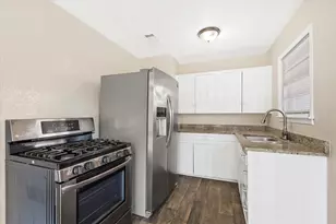 805 23rd St, Grand Prairie, TX 75050 - Photo 7