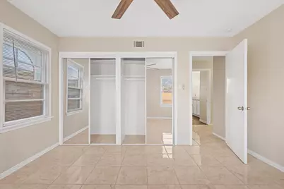 805 23rd Street, Grand Prairie, TX 75050 - Photo 9