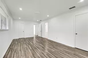 7027 Hunnicut Rd, Dallas, TX 75227 - Photo 23