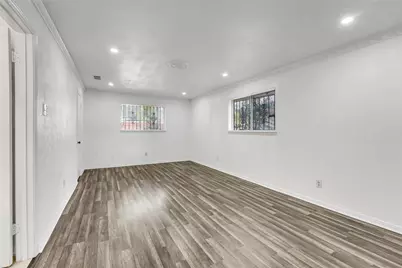 7027 Hunnicut Road, Dallas, TX 75227 - Photo 19