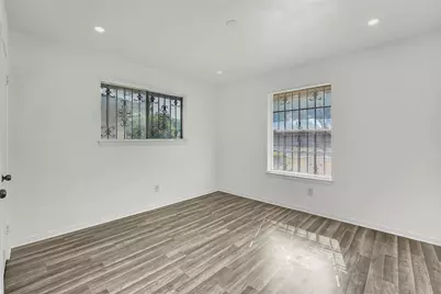 7027 Hunnicut Road, Dallas, TX 75227 - Photo 17