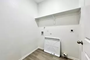 3501 E Renfro St, Burleson, TX 76028 - Photo 25