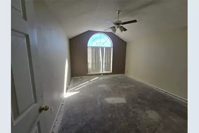 8012 Ashridge Road, Fort Worth, TX 76134 - Photo 5