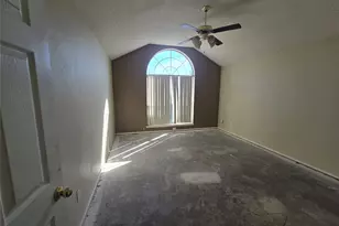 8012 Ashridge Rd, Fort Worth, TX 76134 - Photo 5