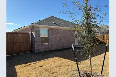 14085 Ladbroke Street, Pilot Point, TX 76258 - Photo 5