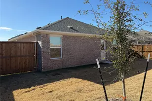 14085 Ladbroke St, Pilot Point, TX 76258 - Photo 5