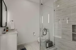 304 Mathey Ct, Dallas, TX 75208 - Photo 13