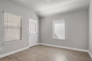 10376 Sarasota St, Grand Prairie, TX 76065 - Photo 9