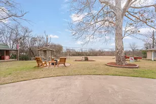 1105 S Walnut St, Cleburne, TX 76033 - Photo 5