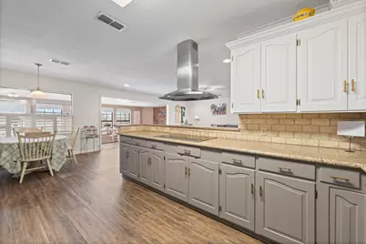 1105 S Walnut Street, Cleburne, TX 76033 - Photo 15