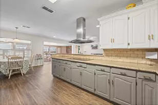 1105 S Walnut St, Cleburne, TX 76033 - Photo 15