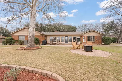 1105 S Walnut Street, Cleburne, TX 76033 - Photo 33