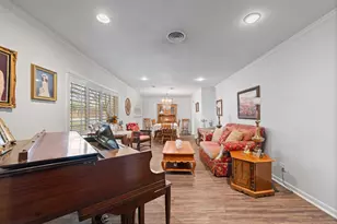 1105 S Walnut St, Cleburne, TX 76033 - Photo 7