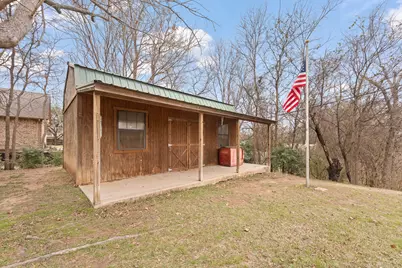 1105 S Walnut Street, Cleburne, TX 76033 - Photo 31