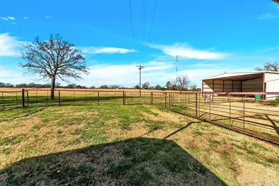 131 County Road 4680, Boyd, TX 76023 - Photo 27
