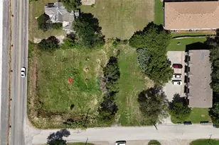 901 N 6th St, Sanger, TX 76266 - Photo 1