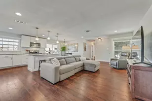 181 Pine Dr, Lewisville, TX 75057 - Photo 3