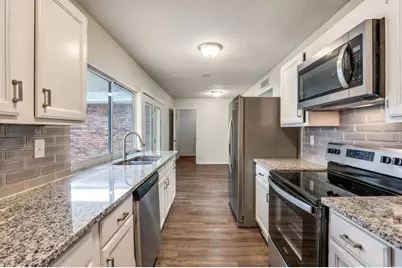 5220 Bartlett Drive, The Colony, TX 75056 - Photo 11