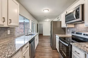 5220 Bartlett Dr, The Colony, TX 75056 - Photo 11