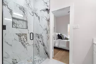 2340 Alsiddiq Dr, Irving, TX 75062 - Photo 27