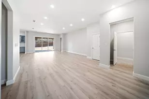 8809 Isom Ln, Dallas, TX 75249 - Photo 11