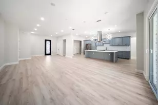 8809 Isom Ln, Dallas, TX 75249 - Photo 13