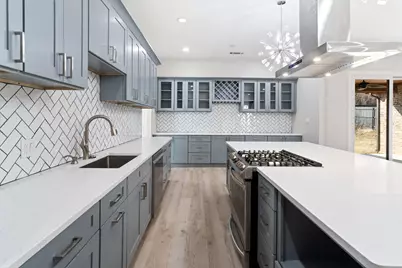 8809 Isom Lane, Dallas, TX 75249 - Photo 7