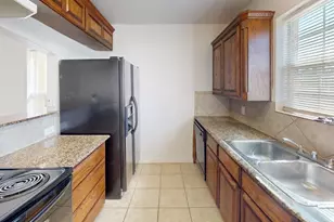 8133 Elvis Ct, Fort Worth, TX 76134 - Photo 3