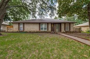 1044 Peach Ln, DeSoto, TX 75115 - Photo 1
