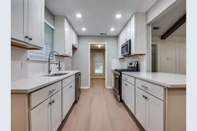 1044 Peach Lane, DeSoto, TX 75115 - Photo 7