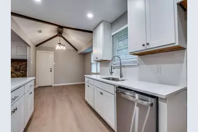 1044 Peach Lane, DeSoto, TX 75115 - Photo 5