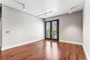 1000 Lipscomb St, Fort Worth, TX 76104 - Photo 5