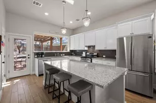 203 W Kimball St, Mansfield, TX 76063 - Photo 9