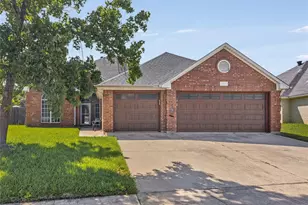 6113 Cliffbrook Dr, North Richland Hills, TX 76180 - Photo 1
