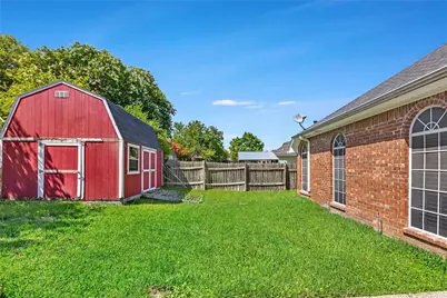 6113 Cliffbrook Drive, North Richland Hills, TX 76180 - Photo 11