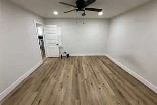 413 SW 14th St, Grand Prairie, TX 75051 - Photo 5