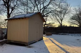 413 SW 14th St, Grand Prairie, TX 75051 - Photo 11