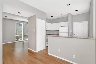 2002 N Fitzhugh Ave, Dallas, TX 75204 - Photo 11
