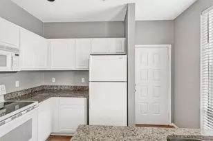 2002 N Fitzhugh Ave, Dallas, TX 75204 - Photo 7