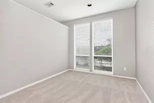 2002 N Fitzhugh Ave, Dallas, TX 75204 - Photo 17