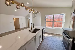 2431 Limestone Dr, Arlington, TX 76014 - Photo 5