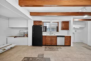 916-B E Hubbard St, Mineral Wells, TX 76067 - Photo 11