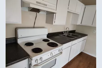 4304 S Cravens Road, Fort Worth, TX 76119 - Photo 11