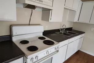 4304 S Cravens Rd, Fort Worth, TX 76119 - Photo 11