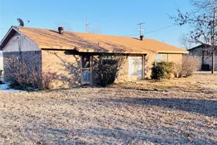 1134 N Seaman St, Eastland, TX 76448 - Photo 3