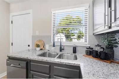 3307 Dawes Drive, Dallas, TX 75211 - Photo 9