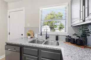 3307 Dawes Dr, Dallas, TX 75211 - Photo 9