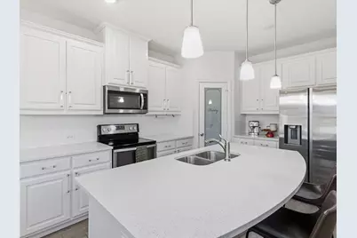 1013 Wildwood Drive, Joshua, TX 76058 - Photo 9