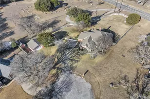 3911 Bonita Ct, Granbury, TX 76049 - Photo 39