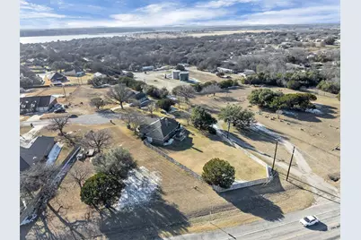 3911 Bonita Court, Granbury, TX 76049 - Photo 37